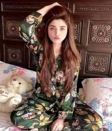 923493000660-most-beautful-models-in-islamabad-new-year-booking-is-going-on-big-2