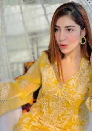 923493000660-most-beautful-models-in-islamabad-new-year-booking-is-going-on-big-3